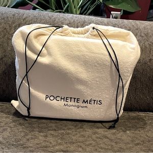 LOUIS VUITTON drawstrings dust bag 12.5 x 15”, 100% breathable cotton